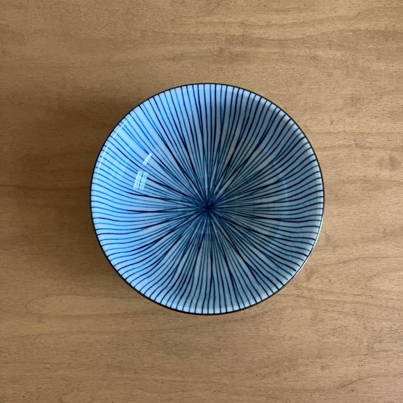 Japanese Porcelain Bowls x 3 - Picture 7 of 13